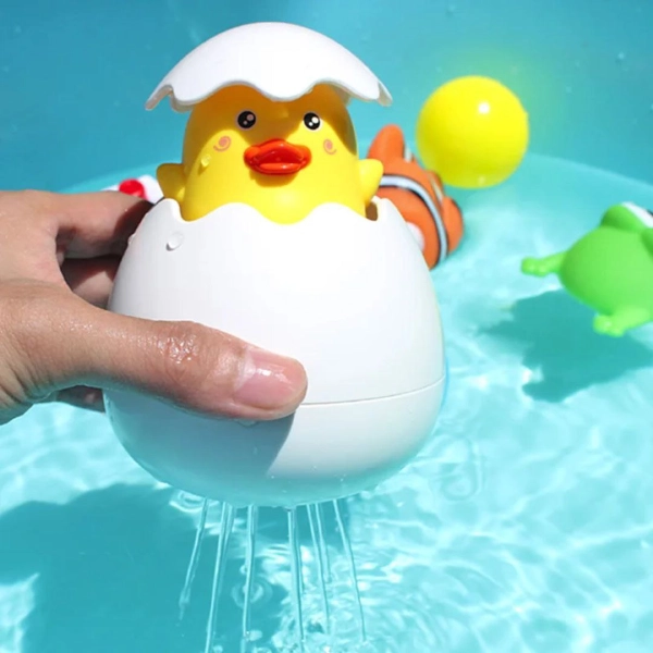 Dual-function-bath-toy,-chicken-sprinkler-and-waterer1 اسباب بازی نوزاد