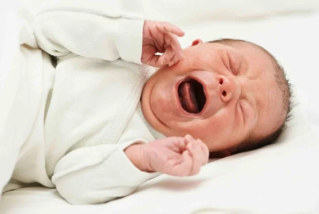 نشانههای دل درد نوزاد